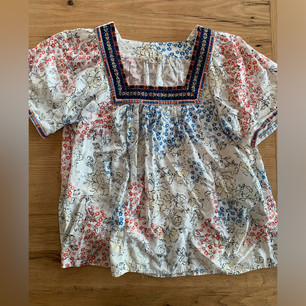 One World Embroideries Flounce Short Sleeve Floral on White Tunic Large Preowned